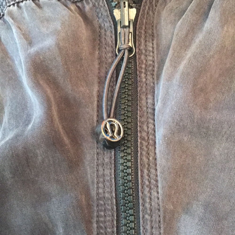 Extremely RARE Lululemon reversible full zip - Picture 5 of 10